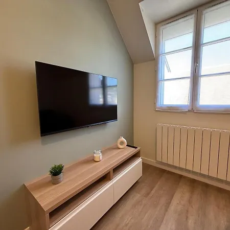 Avec Parking Privee Au Coeur D'honfleur Apartmán *